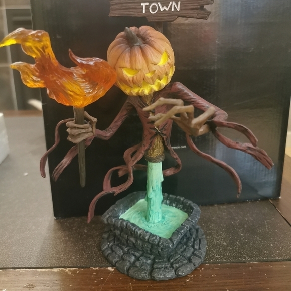 Walt Disney Grand Jester Pumpkin King 10” Bust Statue Nightmare Before Christmas - Picture 2 of 6